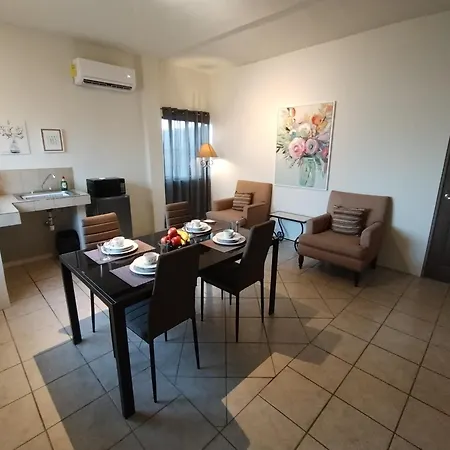 Tres Migueles, Departamento Alaain, Cerca De La Marina, Zona Turistica Y Playa Apartment
